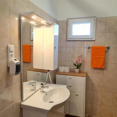 Prázdninový dům Nosztalgia Vendeghaz A Velencei-tonal *