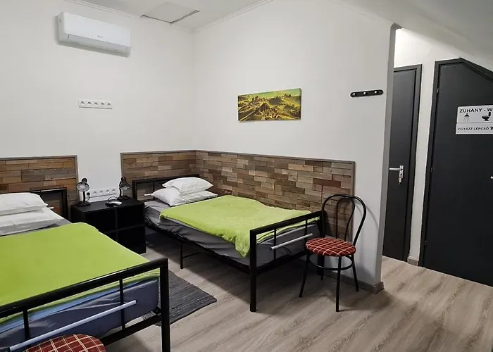 Nosztalgia Vendeghaz A Velencei-tonal *